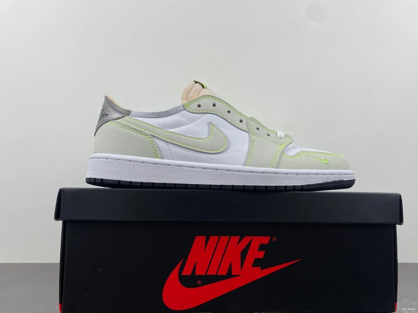 1 Black DM7837-103  Green Jordan Low White Ghost Retro 0929
